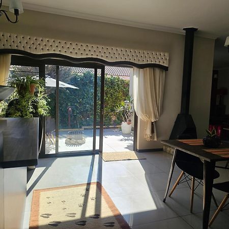 Cora'S Boutique Bed & Breakfast スワコプムント エクステリア 写真